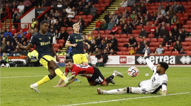 شاهد- نيوكاسل يسحق شيفيلد بثمانية أهداف نظيفة في الدوري الإنجليزي