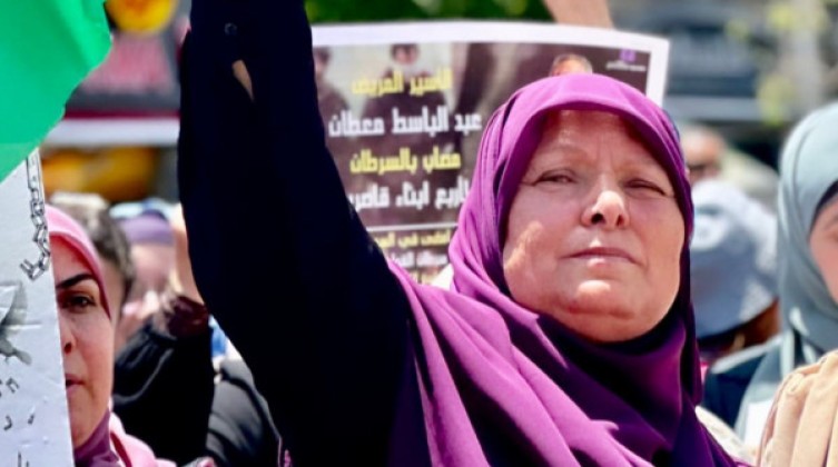 الاحتلال يصدر أمر اعتقال إداريّ بحق المعتقلة حنان البرغوثي