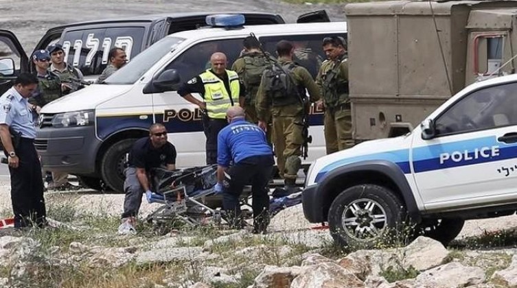 بالفيديو: إصابة إسرائيلي في عملية دهس على حاجز قلنديا بالقدس
