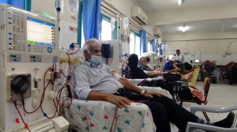 الصحة بغزة تحذر من توقف عمل أقسام غسيل الكلى