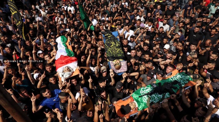 بالفيديو والصور: جماهير غفيرة تشيع جثامين شهداء مخيم جنين الأربعة