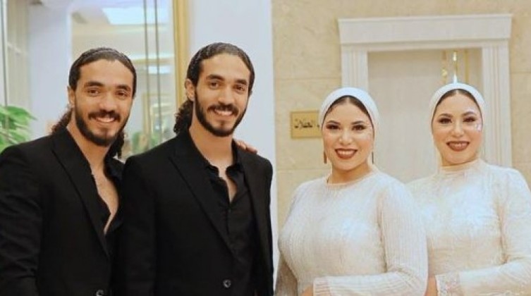 بالصور: توأمان كوبي بيست يثيران الجدل على مواقع التواصل الاجتماعي