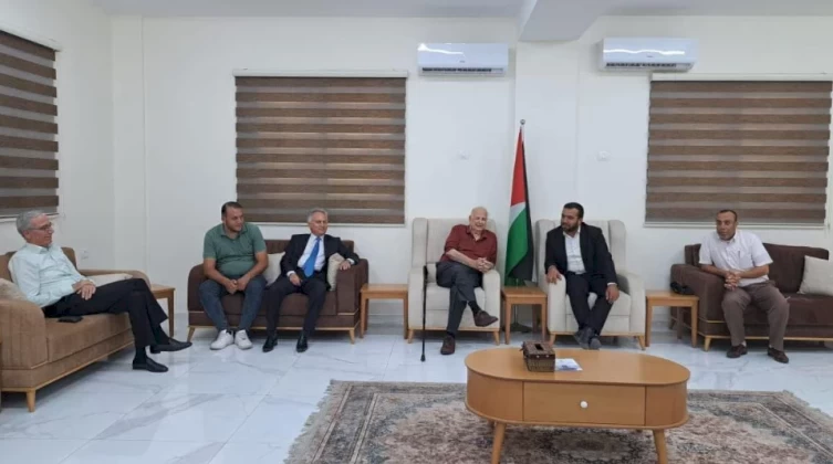 وفد من الانتخابات المركزية يصل قطاع غزة عبر معبر "إيرز"