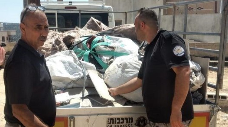 سلطة جودة البيئة: إرجاع شاحنة محملة بنفايات إسرائيلية مهربة في سلفيت