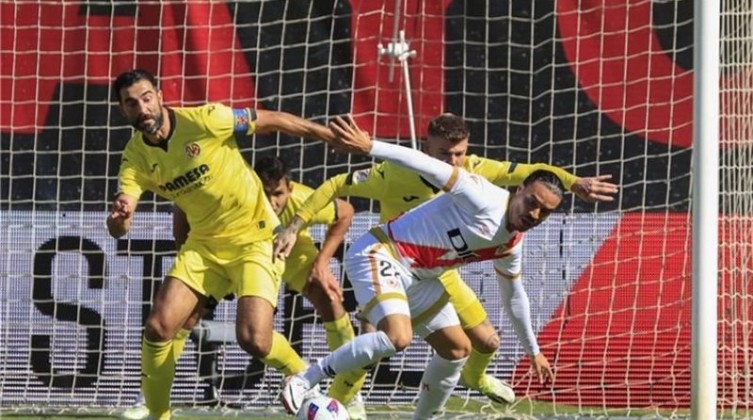 التعادل الإيجابي يحسم مباراة فياريال ورايو فاليكانو بالدوري الإسباني