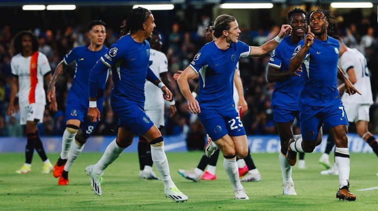 تشيلسي يواصل نزيف النقاط في الدوري الإنجليزي