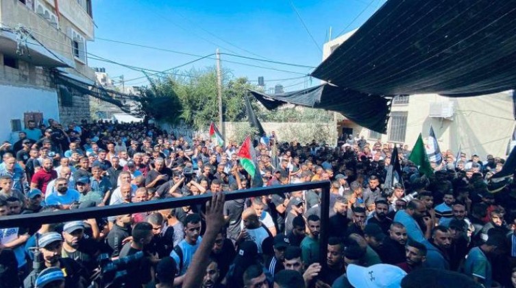 بالفيديو: تشييع جثمان الشهيد عايد أبو حرب في مخيم نور شمس