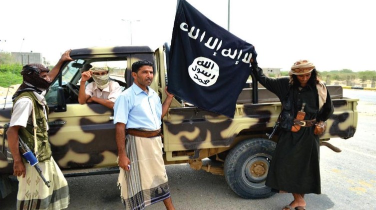 هجوم لتنظيم القاعدة يقتل 4 جنود يمنيين ويصيب 3 آخرين