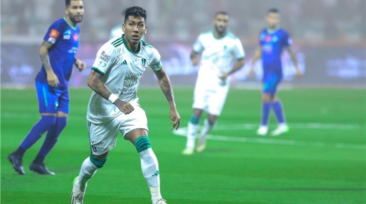 شاهد- الفتح يكتسح الأهلي بخماسية في الدوري السعودي