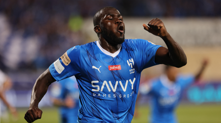 الهلال يحسم مواجهة الشباب والنصر يتغلب على الطائي