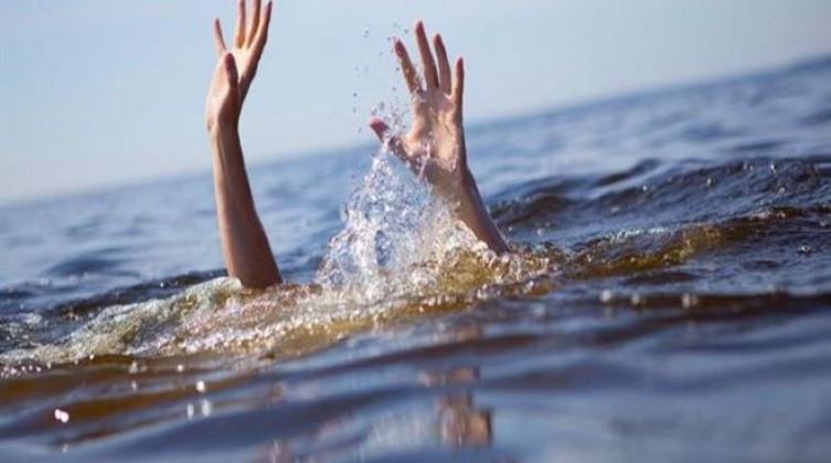 صورة: وفاة شاب أثناء عمله في بحر غزة