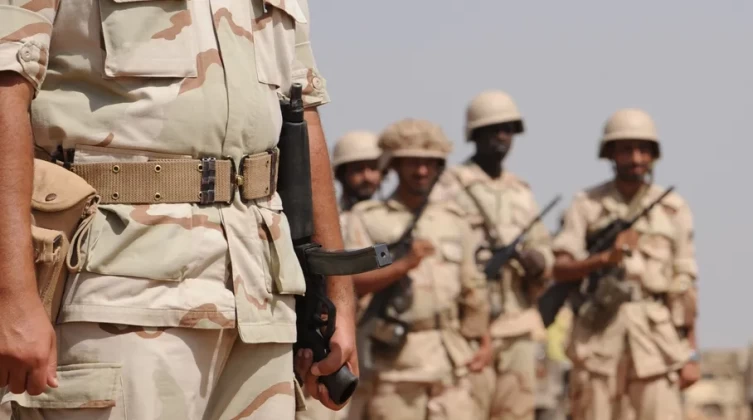 الدفاع السعودية تعلن إعدام اثنين من منتسبيها لهذا السبب