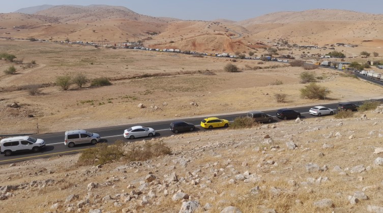 قوات الاحتلال تغلق حاجزي تياسير والحمرا في الأغوار