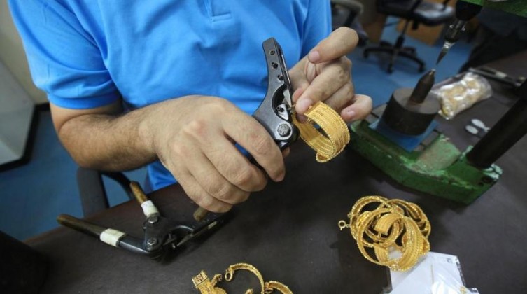 الاقتصاد تدعو تجار الذهب لدمغ الليرات قبل نهاية الشهر المقبل