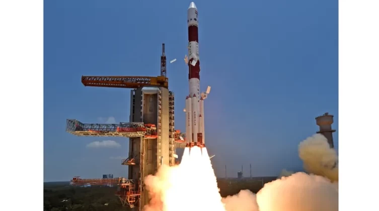 الهند تطلق مسبارا لدراسة الشمس