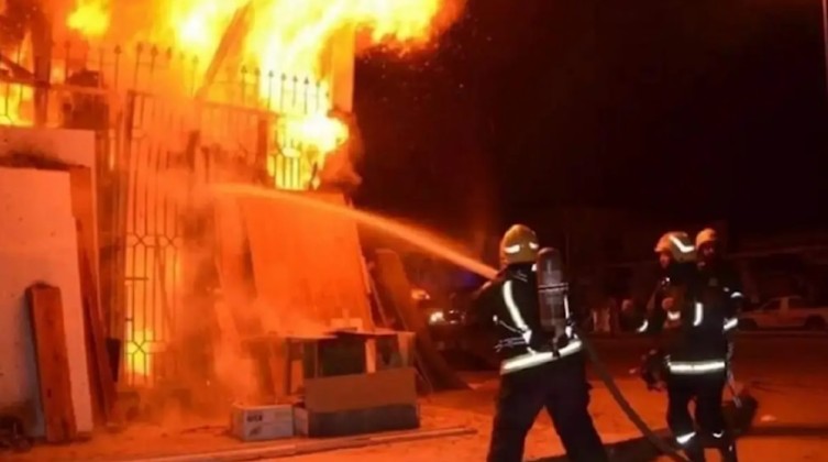 بالفيديو: عرس يتحول لفاجعة.. مصرع أكثر من 100 شخص بحريق في قاعة أفراح بالعراق