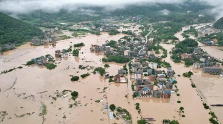 مشاهد صادمة.. فيضانات وإعصار "دانيال" يجتاح ليبيا