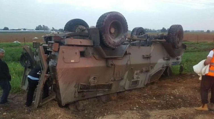 إصابات جراء انقلاب جيب عسكري إسرائيلي على حدود غزّة