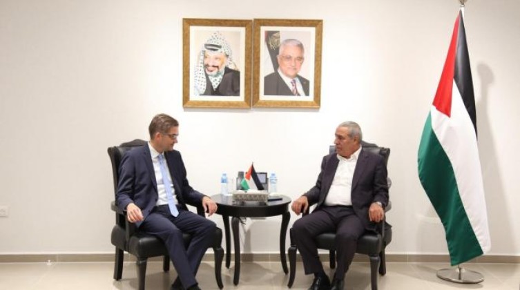 تفاصيل لقاء الشيخ مع المبعوث الألماني لفلسطين