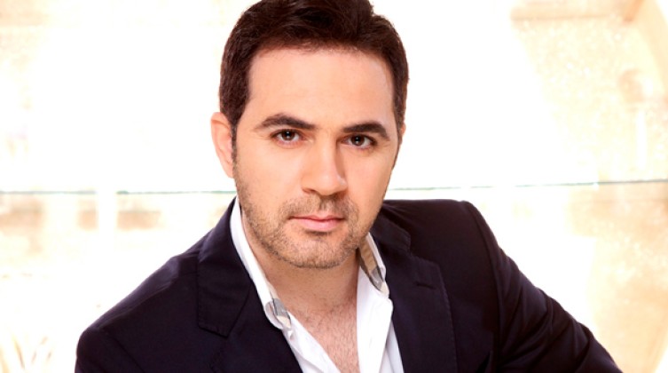 شاهد- نجم لبناني شهير ينجو وعائلته من الموت بأعجوبة