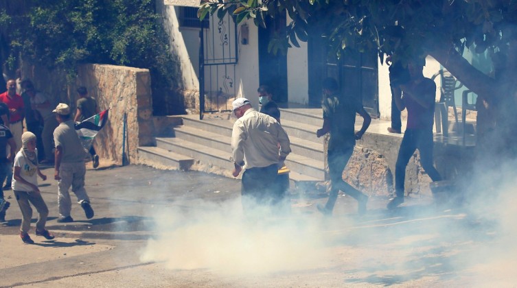 إصابات في صفوف طلبة المدارس خلال اقتحام الاحتلال لبلدة عناتا