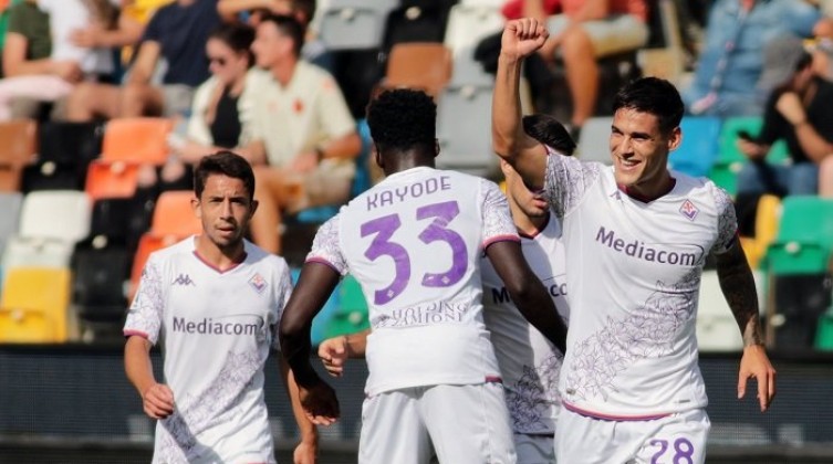 فيورنتينا يضرب أودينيزي بهدفين في الدوري الإيطالي