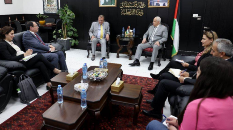 تفاصيل لقاء هب الريح مع وزيرة الدفاع الهولندية