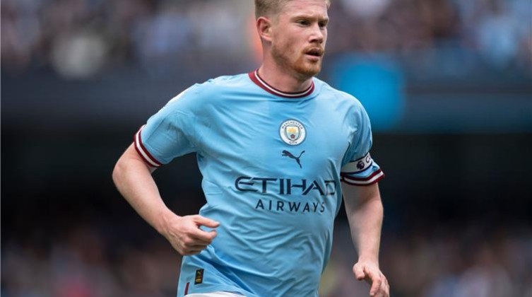 نجم مانشستر سيتي يتصدر قائمة أعلى اللاعبين أجراً في الدوري الإنجليزي