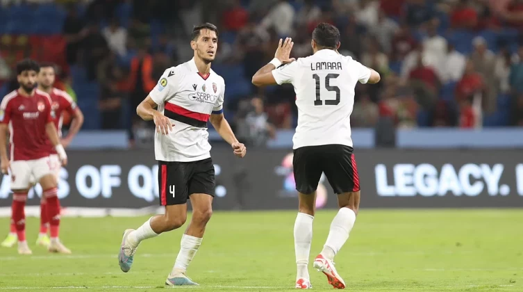 شاهد- الاتحاد الجزائري يُتوَّج بطلاً لكأس السوبر الإفريقي على حساب الأهلي