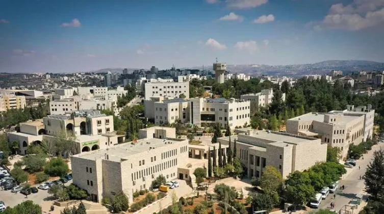 بالصور: الاحتلال يقتحم جامعة بيرزيت ويعتقل 8 طلاب