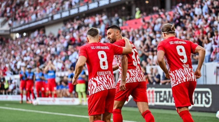 فرايبورج يتغلب على أوجسبورج بثنائية في الدوري الألماني