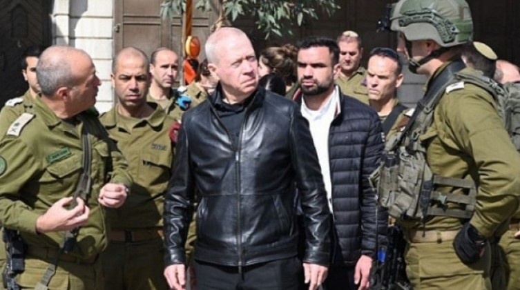 وزير الجيش يُصدر قراراً بعد اقتحام المقاومة مستوطنات غلاف غزة