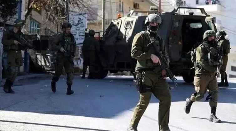 جنين: قوات الاحتلال تعتقل شابا جريحا من بلدة الزبابدة
