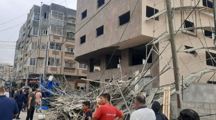 اتحاد المقاولين بغزة يعلق على حادثة سقوط "سقالة البناء"