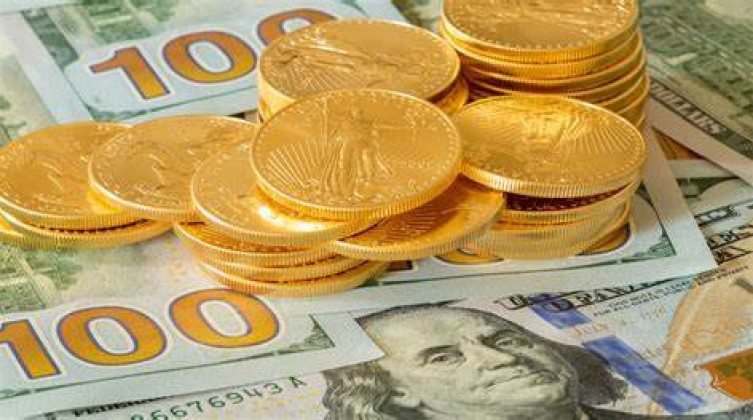 خاص: محلل اقتصادي يكشف تطورات سعر صرف الدولار ومصير الذهب
