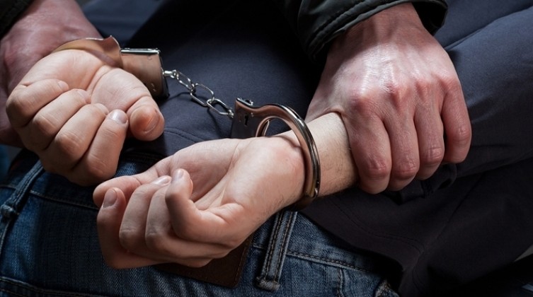 المباحث العامة في رفح تضبط شخصين سرقا 12 ألف لتر سولار