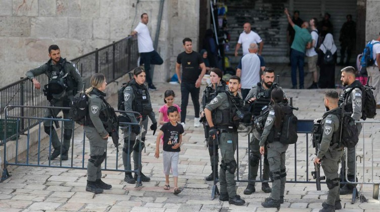 شرطة الاحتلال ترفع حالة التأهب في القدس