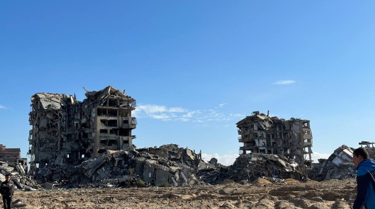 شهداء بالعشرات وتراجع كبير للدبابات شمال غرب غزة