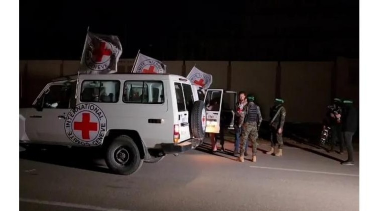 وفد إسرائيلي يطير إلى قطر لبحث صفقة تبادل الأسرى وحماس لا تبدي تفاؤلا بشأنها