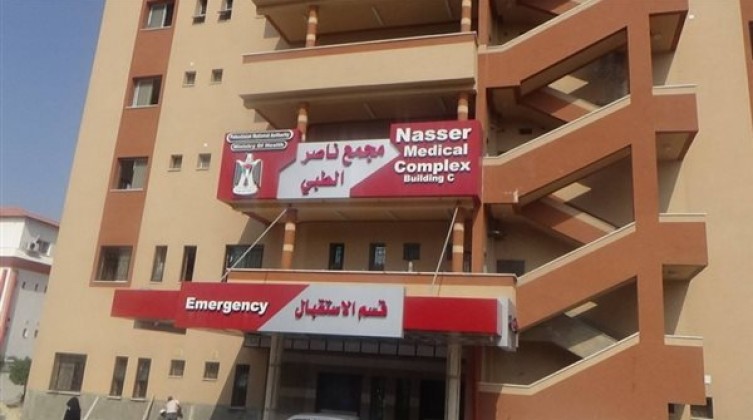 الاحتلال يعتقل عددا كبيرا من الطواقم الطبية بمجمع ناصر فى خانيونس