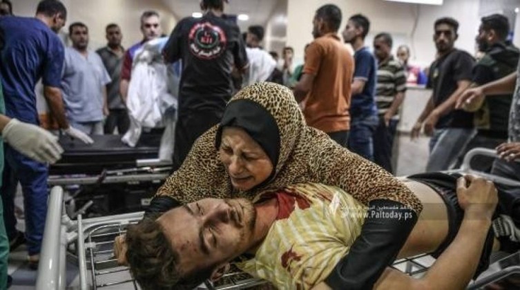 بالفيديو: مجزرة مروعة.. شاحنة المساعدات تتحول لشاحنة نقل شهداء وجرحى في غزة