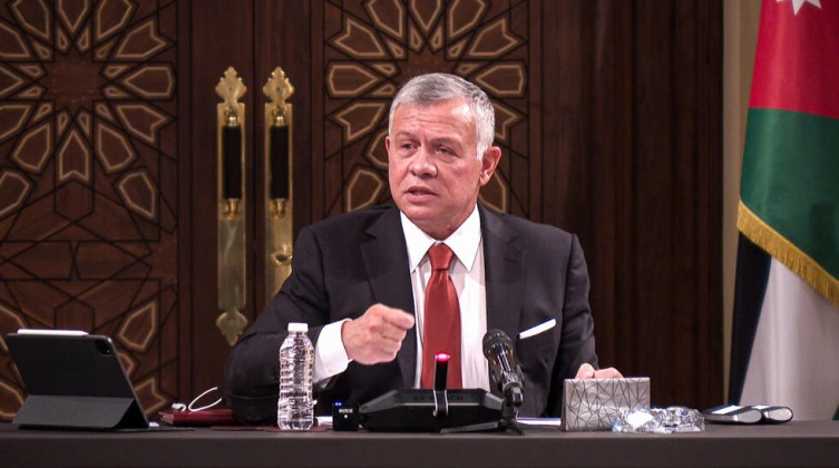 العاهل الأردني يؤكد ضرورة التوصل لوقف فوري لإطلاق النار في غزة