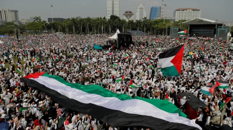 مقررو الأمم المتحدة يدعون للسماح بالتظاهر السلمي لدعم غزة