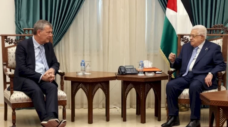 تفاصيل لقاء الرئيس عباس مع المفوض العام للأونروا
