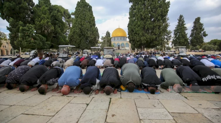 الاحتلال يتجه لمنع من هم دون 40 عاماً من الدخول للأقصى برمضان