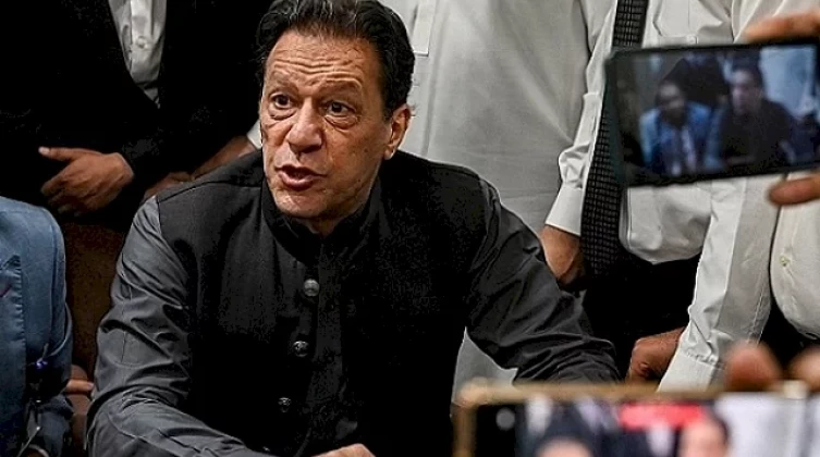 عمران خان يعلن "فوزه" بالانتخابات العامة الباكستانية