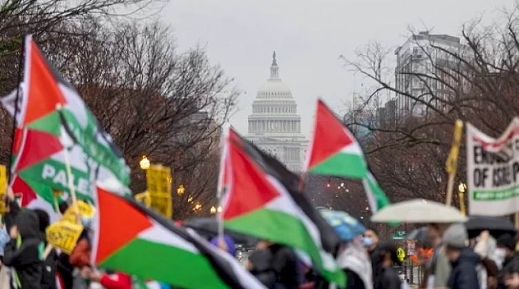 800 موظف حكومي أميركي وأوروبي يطالبون بإنهاء دعم دولهم لإسرائيل