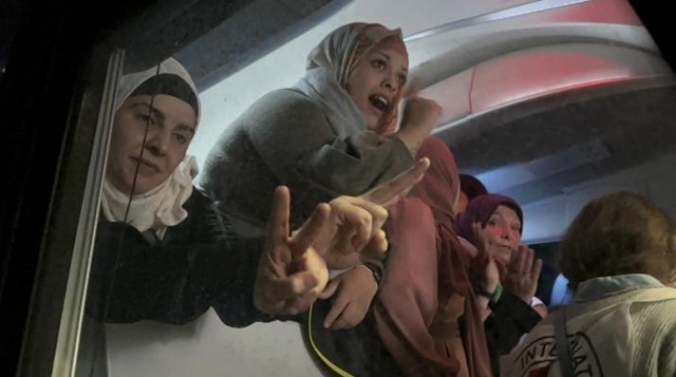 الاحتلال يعيد اعتقال فتاة أفرج عنها بصفقة التهدئة