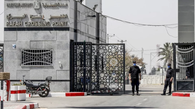 مصر تشدد إجراءات مغادرة قطاع غزة عبر معبر رفح… لهذا السبب
