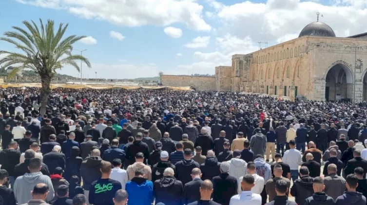 0 ألفا يؤدون صلاة الجمعة الثانية من رمضان في "الأقصى
